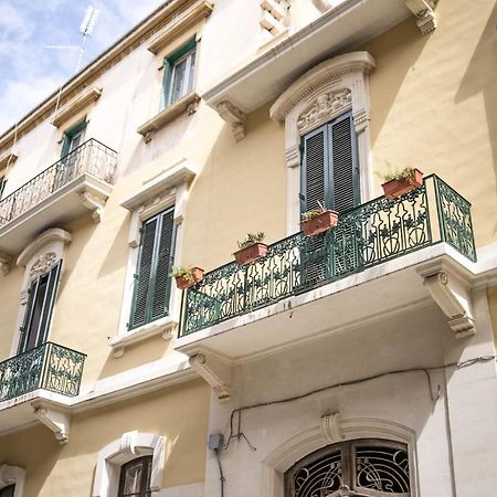 4 Balconi Liberty Apartments Lecce Exteriör bild