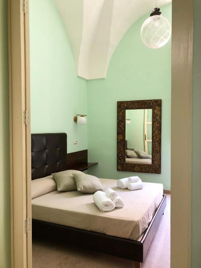 4 Balconi Liberty Apartments Lecce Exteriör bild
