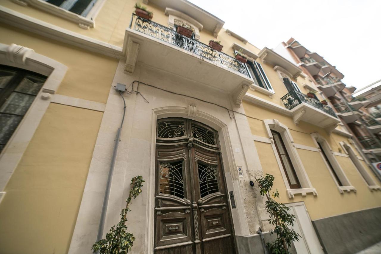 4 Balconi Liberty Apartments Lecce Exteriör bild