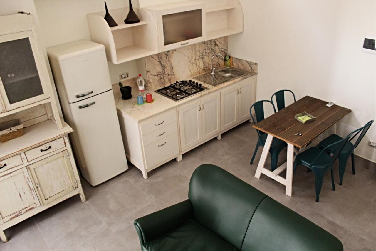 4 Balconi Liberty Apartments Lecce Exteriör bild
